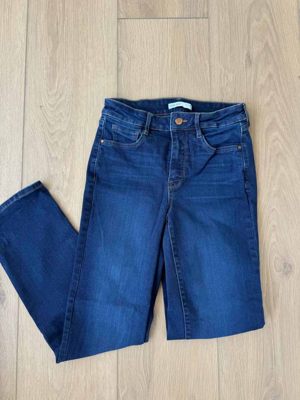 Nine West Size 4 Dark Wash Slim Straight Leg Jeans